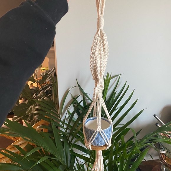 Handmade Macrame Plant Hanger With Blue Pot 🌵 - Picture 3 of 3